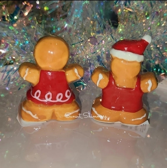 Cracker Barrel GINGERBREAD Boy & Girl Couple Cristmas Salt Pepper Shaker New - Picture 2 of 4